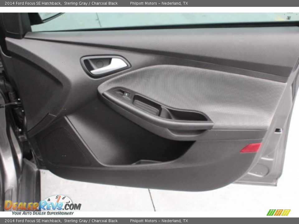 2014 Ford Focus SE Hatchback Sterling Gray / Charcoal Black Photo #32