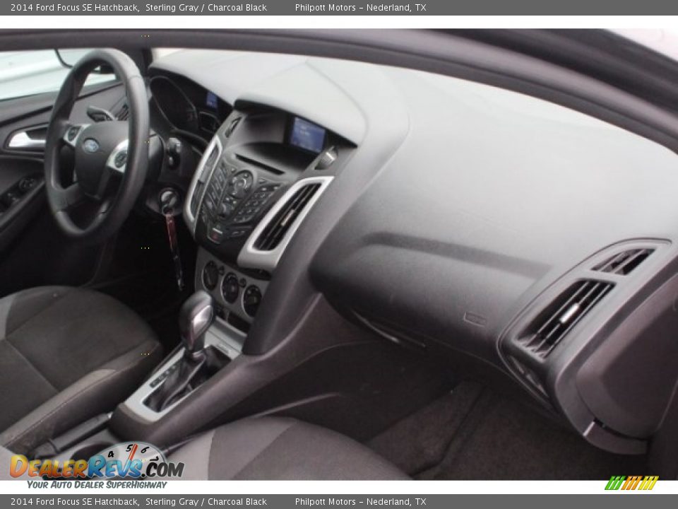 2014 Ford Focus SE Hatchback Sterling Gray / Charcoal Black Photo #33