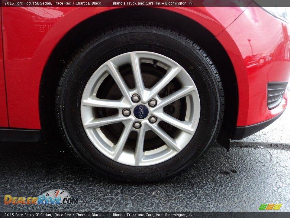 2015 Ford Focus SE Sedan Race Red / Charcoal Black Photo #24