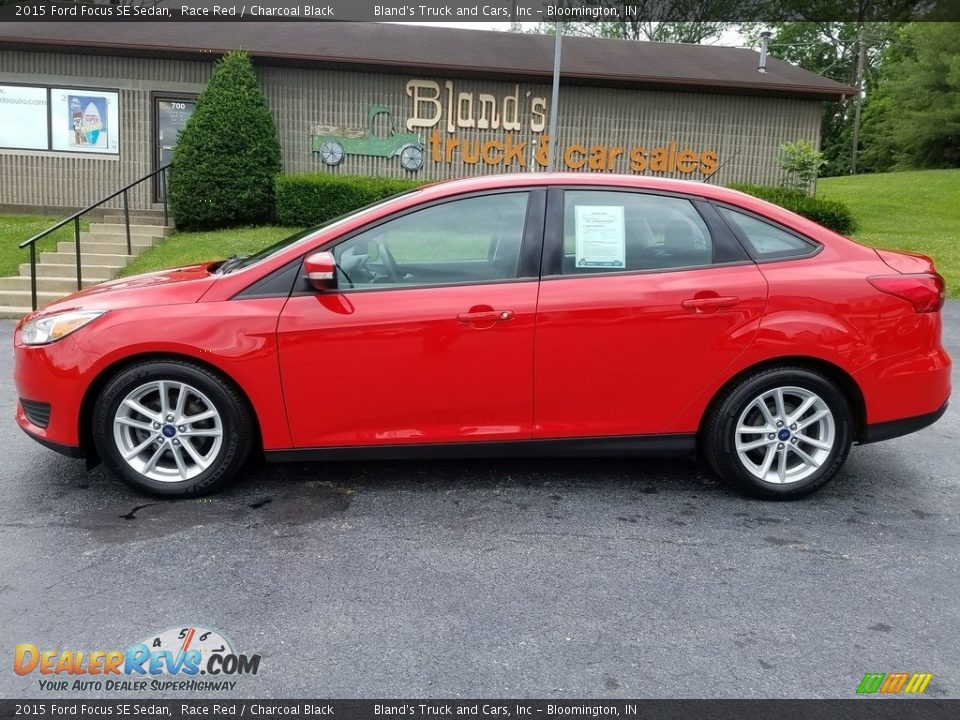 2015 Ford Focus SE Sedan Race Red / Charcoal Black Photo #1