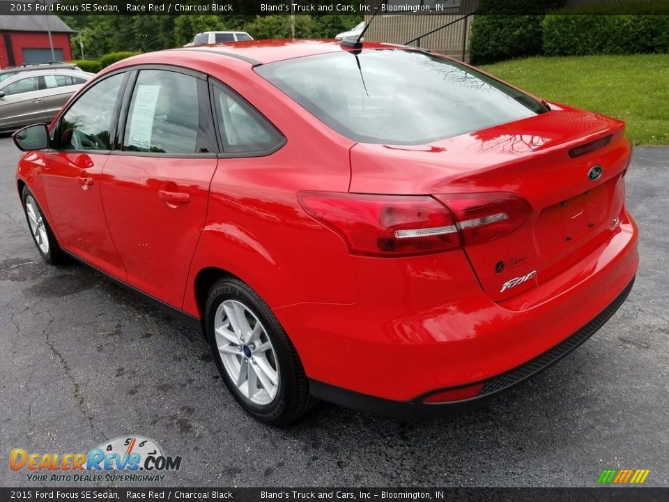 2015 Ford Focus SE Sedan Race Red / Charcoal Black Photo #3