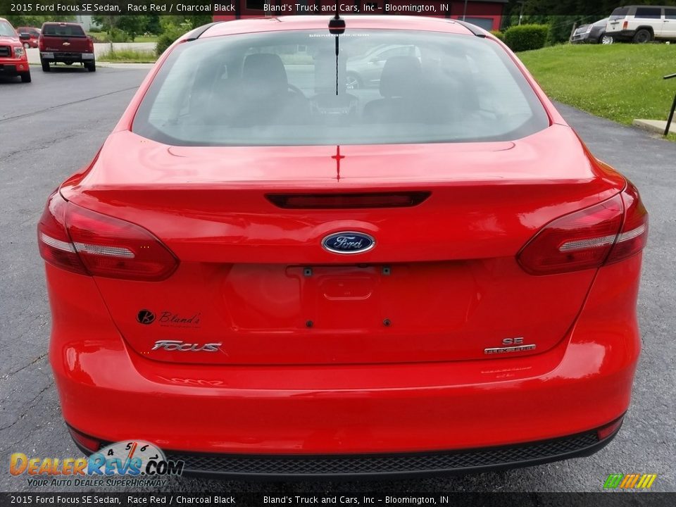 2015 Ford Focus SE Sedan Race Red / Charcoal Black Photo #4