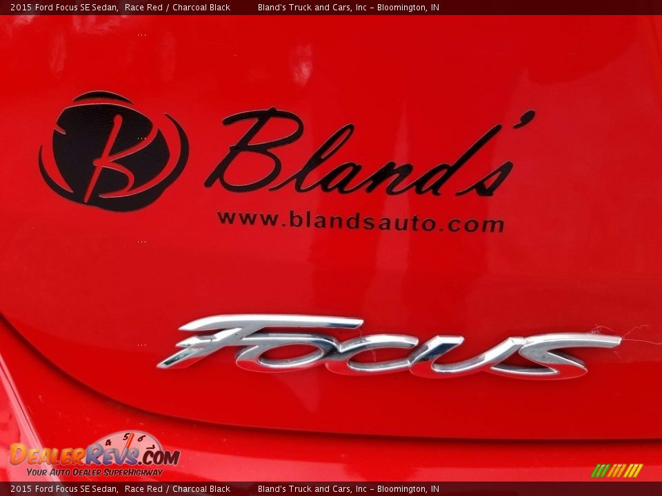 2015 Ford Focus SE Sedan Race Red / Charcoal Black Photo #5