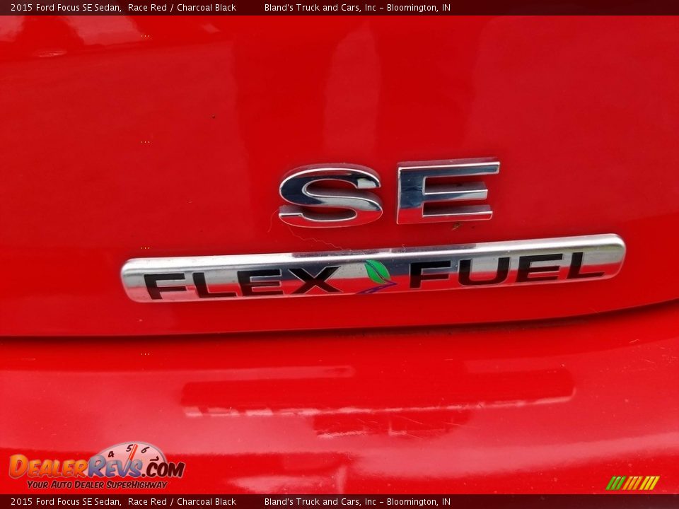 2015 Ford Focus SE Sedan Race Red / Charcoal Black Photo #6