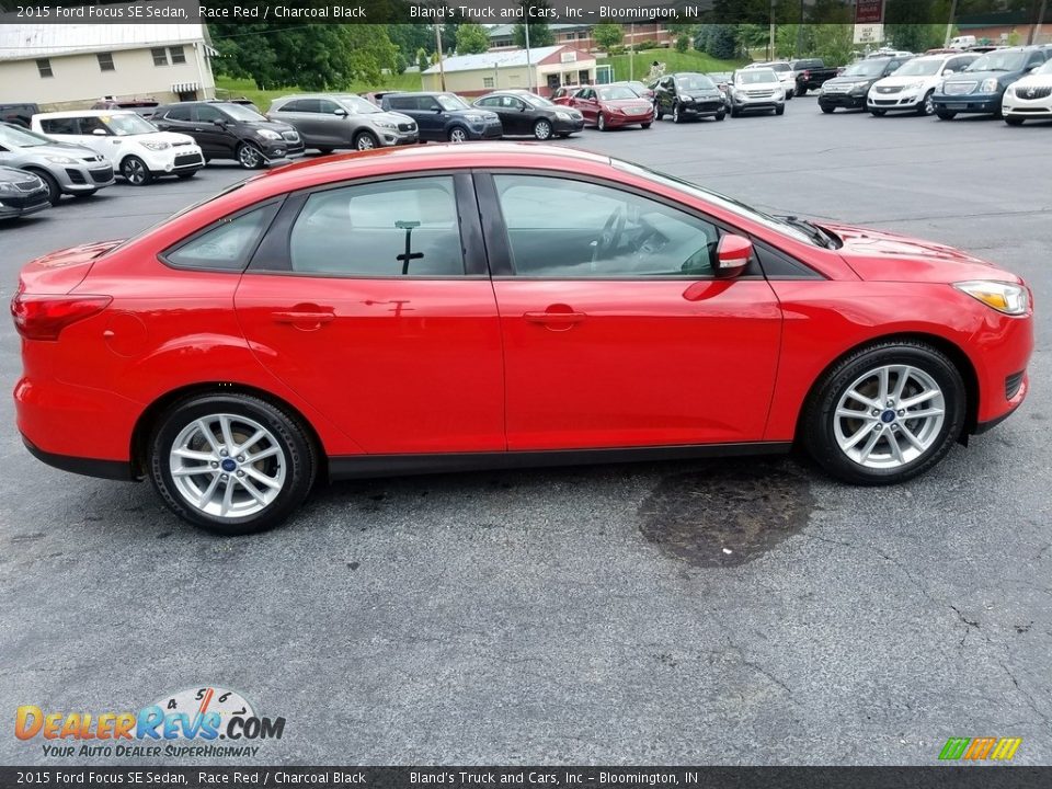 2015 Ford Focus SE Sedan Race Red / Charcoal Black Photo #8