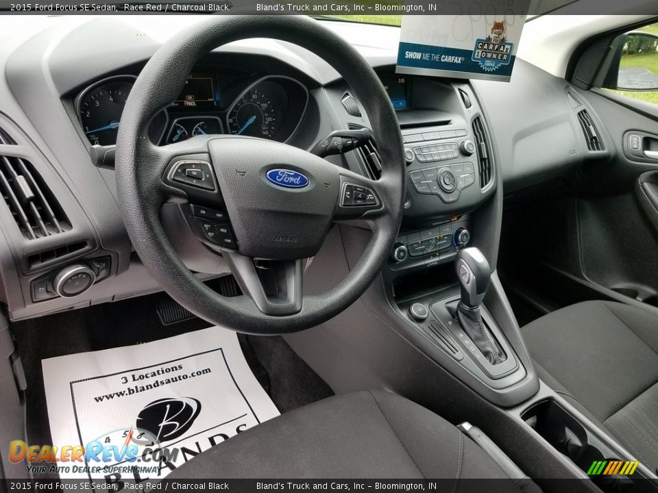 2015 Ford Focus SE Sedan Race Red / Charcoal Black Photo #17