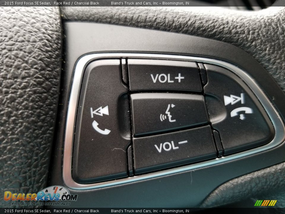2015 Ford Focus SE Sedan Race Red / Charcoal Black Photo #21