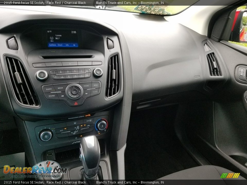 2015 Ford Focus SE Sedan Race Red / Charcoal Black Photo #25