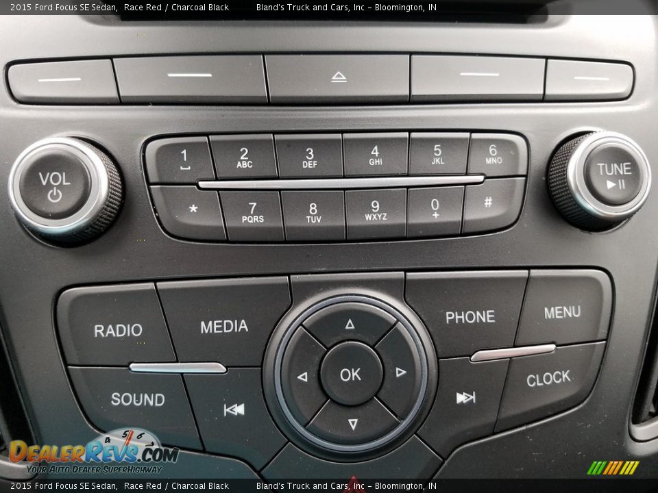 2015 Ford Focus SE Sedan Race Red / Charcoal Black Photo #29