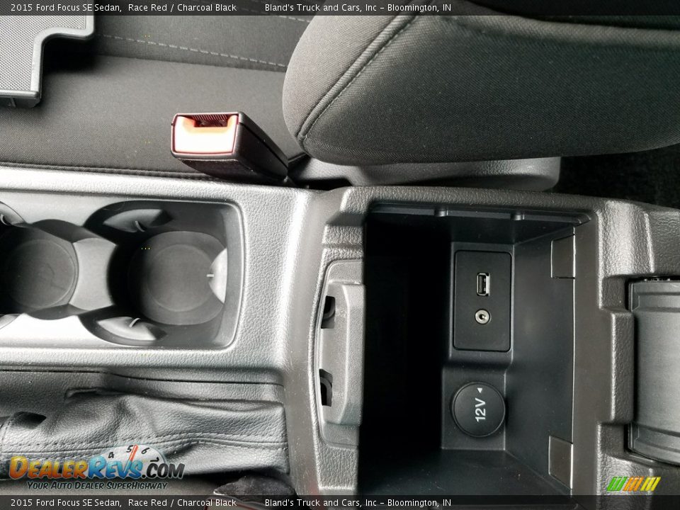 2015 Ford Focus SE Sedan Race Red / Charcoal Black Photo #33