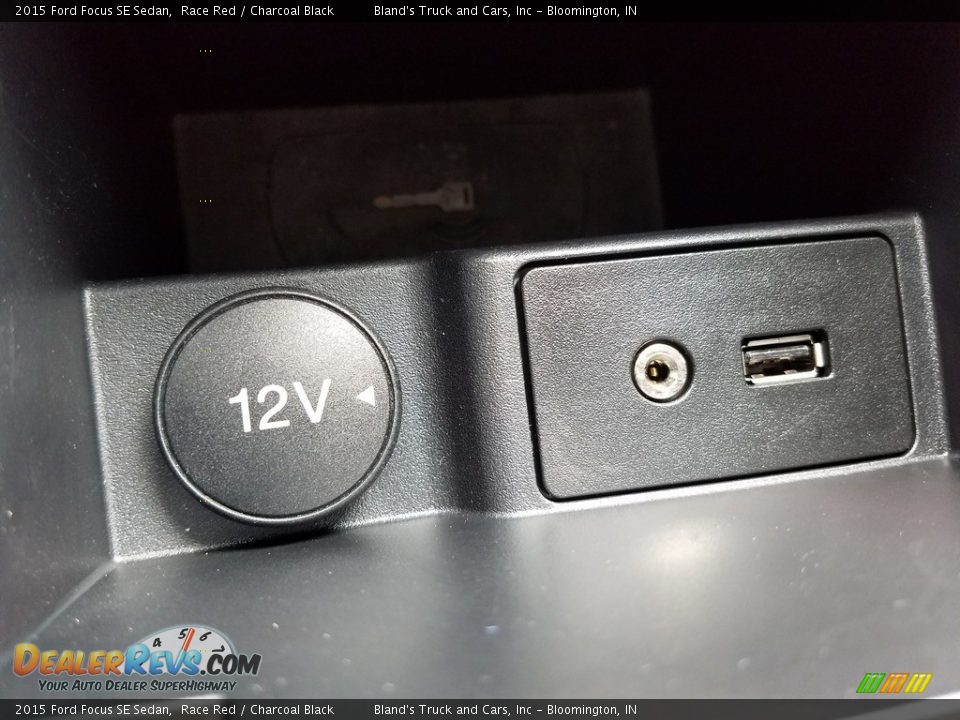 2015 Ford Focus SE Sedan Race Red / Charcoal Black Photo #34