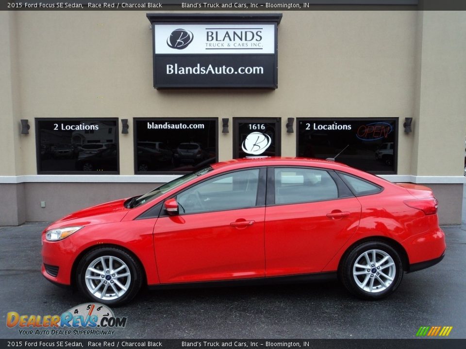 2015 Ford Focus SE Sedan Race Red / Charcoal Black Photo #1
