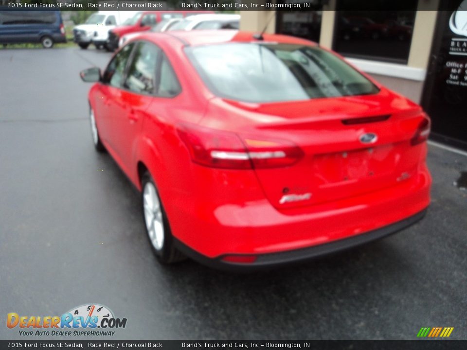 2015 Ford Focus SE Sedan Race Red / Charcoal Black Photo #3