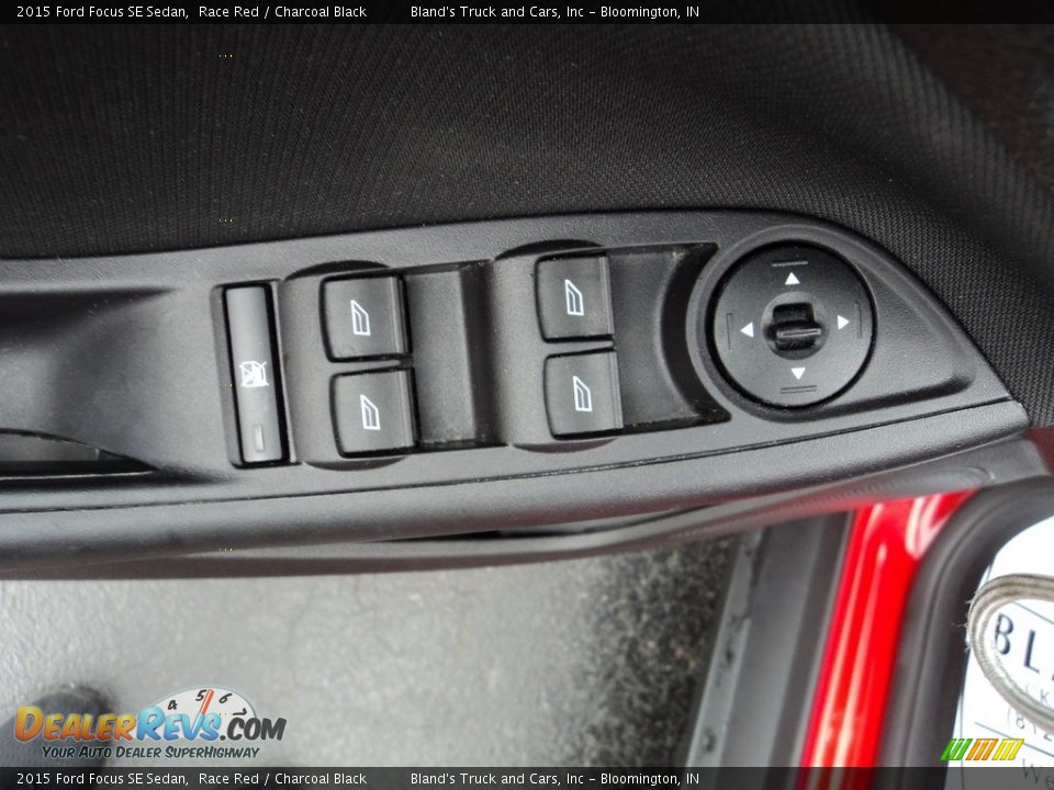 2015 Ford Focus SE Sedan Race Red / Charcoal Black Photo #7