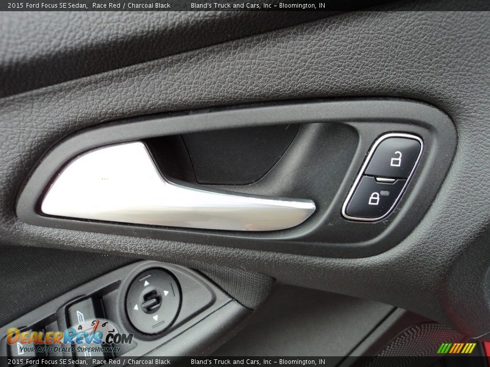2015 Ford Focus SE Sedan Race Red / Charcoal Black Photo #8