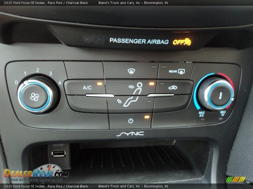 2015 Ford Focus SE Sedan Race Red / Charcoal Black Photo #18