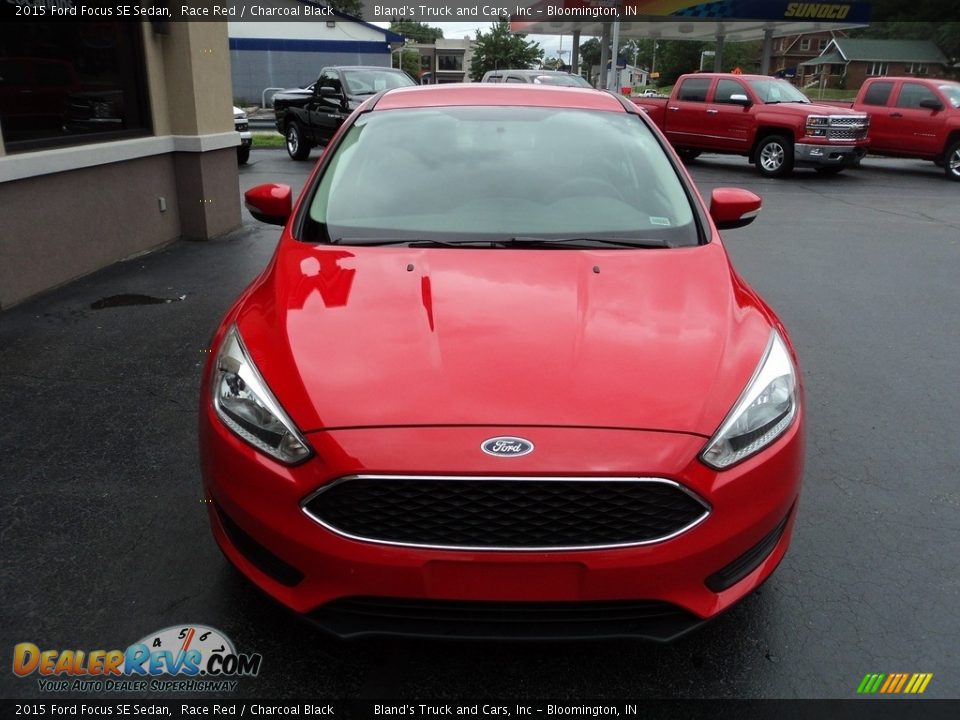 2015 Ford Focus SE Sedan Race Red / Charcoal Black Photo #22