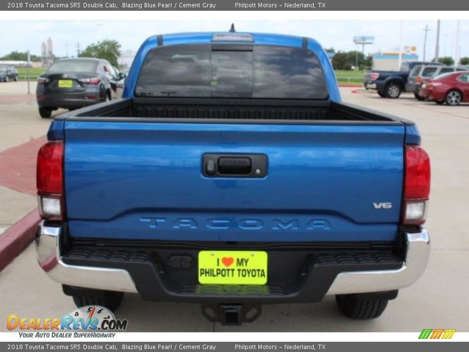2018 Toyota Tacoma SR5 Double Cab Blazing Blue Pearl / Cement Gray Photo #7