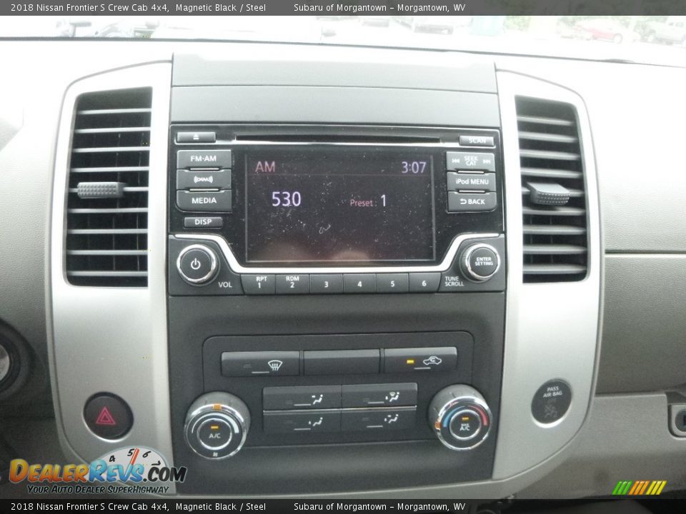 Controls of 2018 Nissan Frontier S Crew Cab 4x4 Photo #16