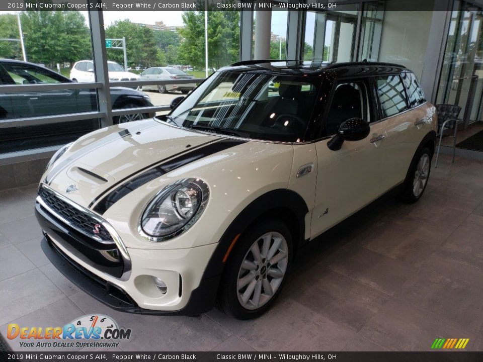 Front 3/4 View of 2019 Mini Clubman Cooper S All4 Photo #9