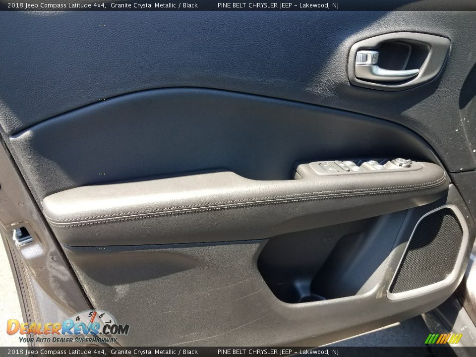 2018 Jeep Compass Latitude 4x4 Granite Crystal Metallic / Black Photo #8
