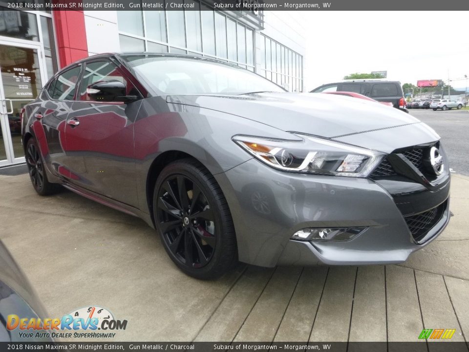 Front 3/4 View of 2018 Nissan Maxima SR Midnight Edition Photo #1