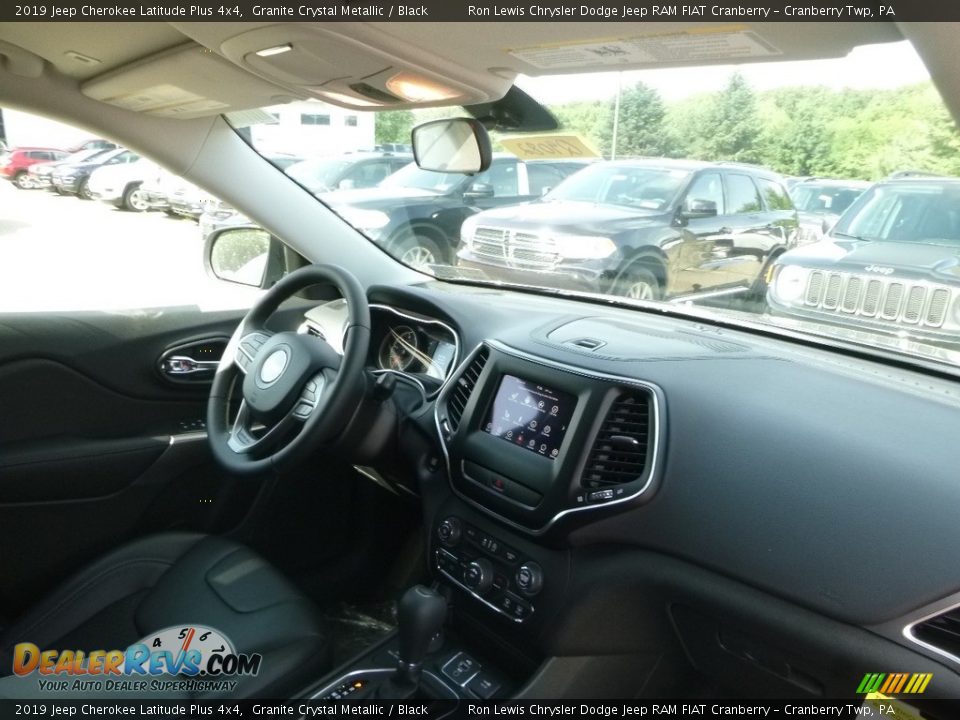 2019 Jeep Cherokee Latitude Plus 4x4 Granite Crystal Metallic / Black Photo #11