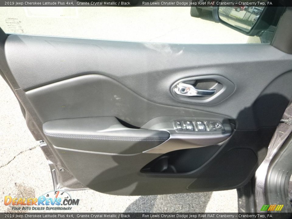 2019 Jeep Cherokee Latitude Plus 4x4 Granite Crystal Metallic / Black Photo #13