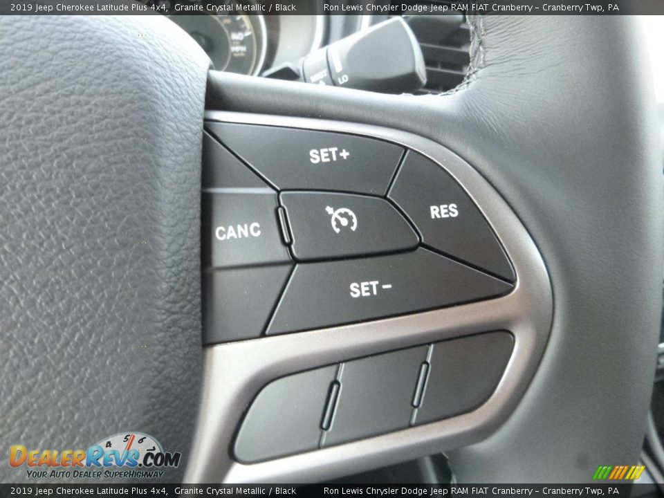 2019 Jeep Cherokee Latitude Plus 4x4 Granite Crystal Metallic / Black Photo #18