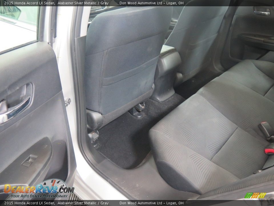 2015 Honda Accord LX Sedan Alabaster Silver Metallic / Gray Photo #31
