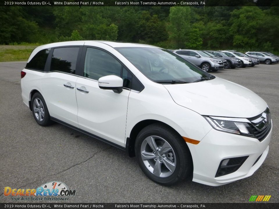 Front 3/4 View of 2019 Honda Odyssey EX-L Photo #5