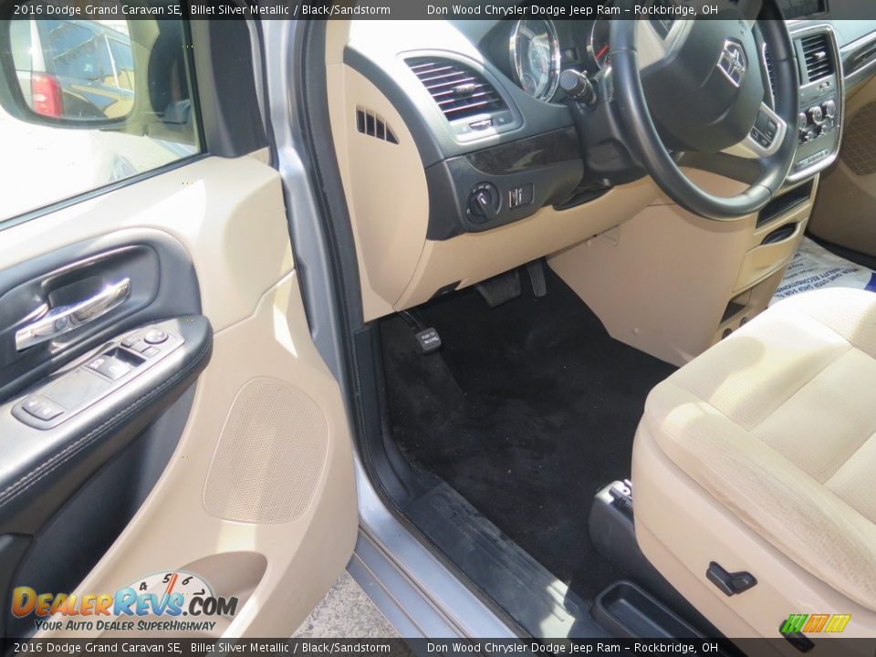 2016 Dodge Grand Caravan SE Billet Silver Metallic / Black/Sandstorm Photo #32