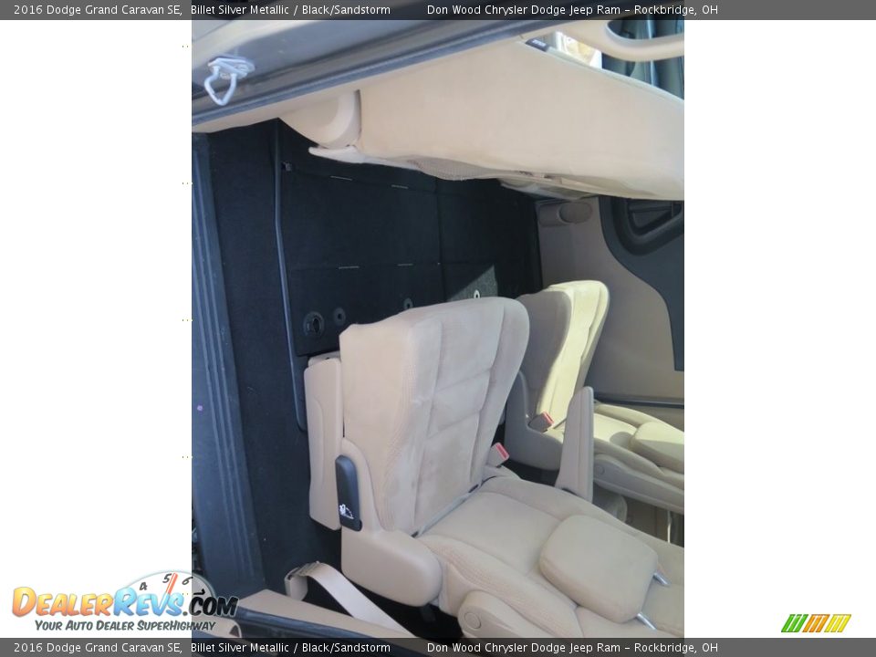 2016 Dodge Grand Caravan SE Billet Silver Metallic / Black/Sandstorm Photo #33