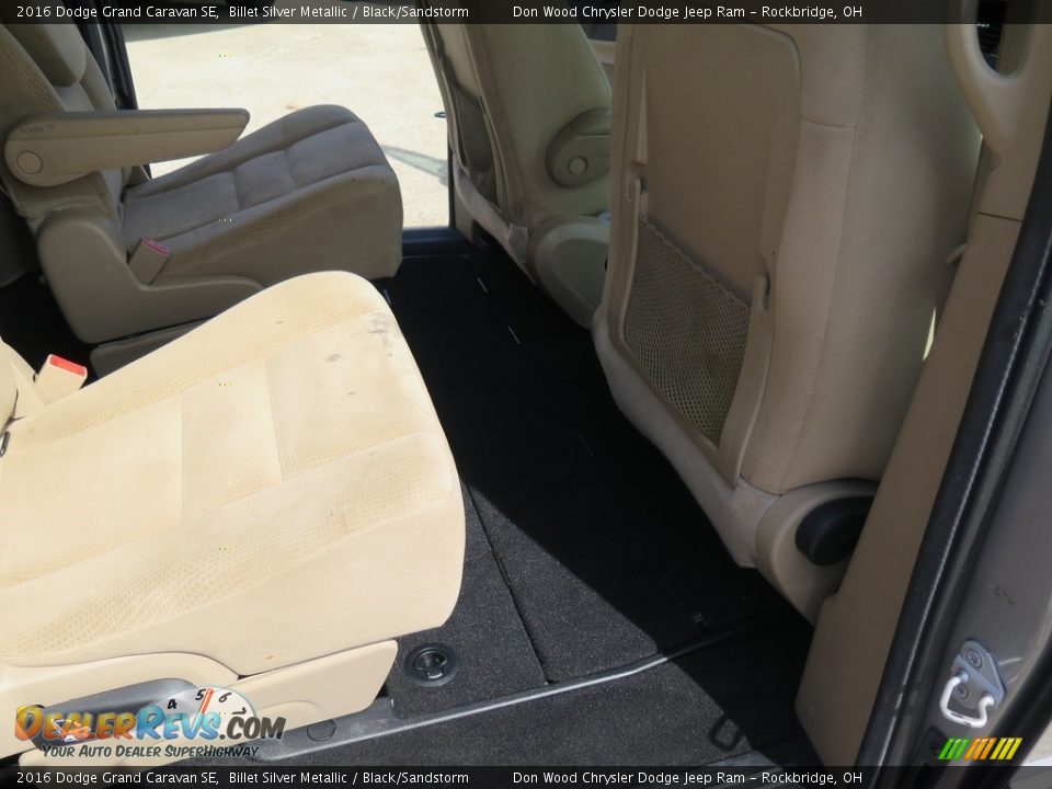2016 Dodge Grand Caravan SE Billet Silver Metallic / Black/Sandstorm Photo #35