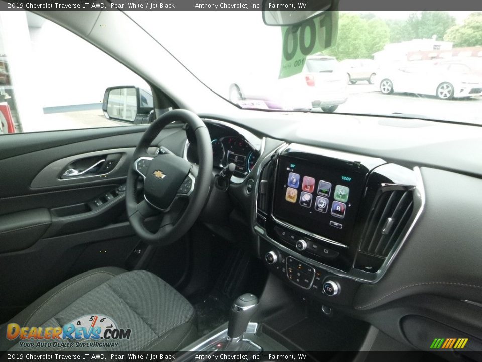 2019 Chevrolet Traverse LT AWD Pearl White / Jet Black Photo #12