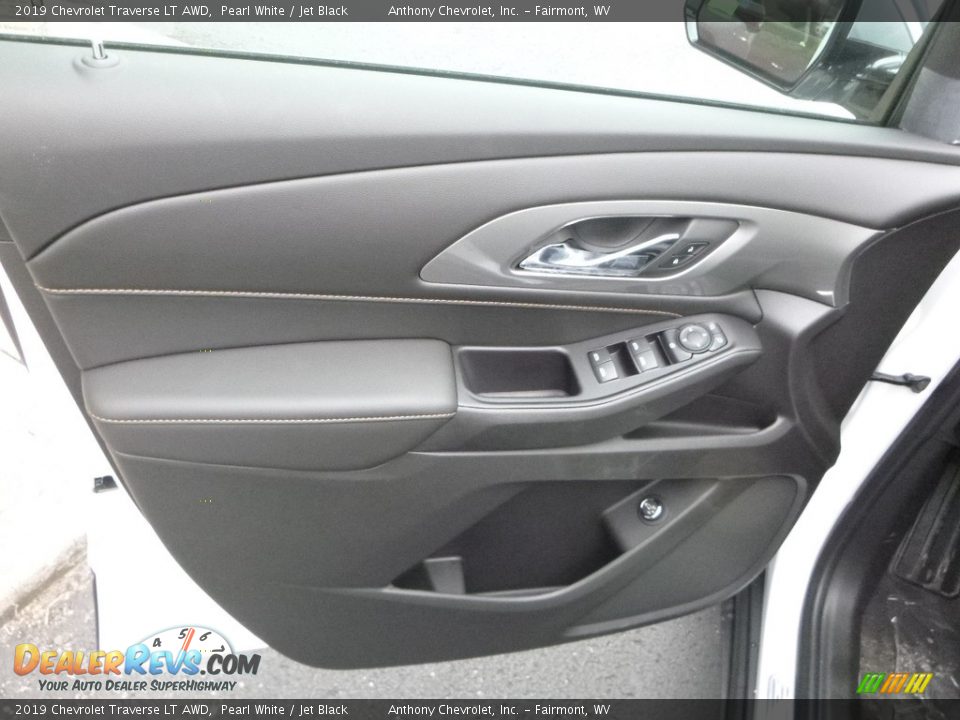 2019 Chevrolet Traverse LT AWD Pearl White / Jet Black Photo #15