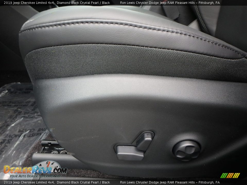 2019 Jeep Cherokee Limited 4x4 Diamond Black Crystal Pearl / Black Photo #15