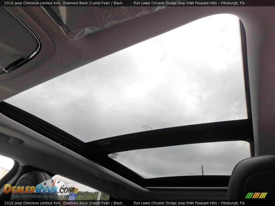 2019 Jeep Cherokee Limited 4x4 Diamond Black Crystal Pearl / Black Photo #16