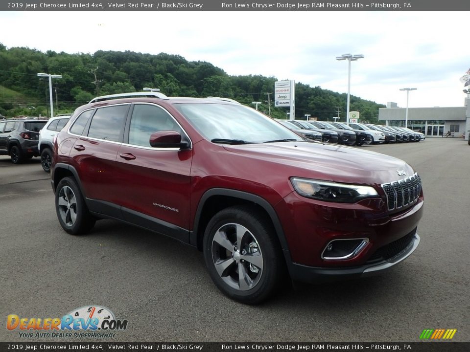 2019 Jeep Cherokee Limited 4x4 Velvet Red Pearl / Black/Ski Grey Photo #7