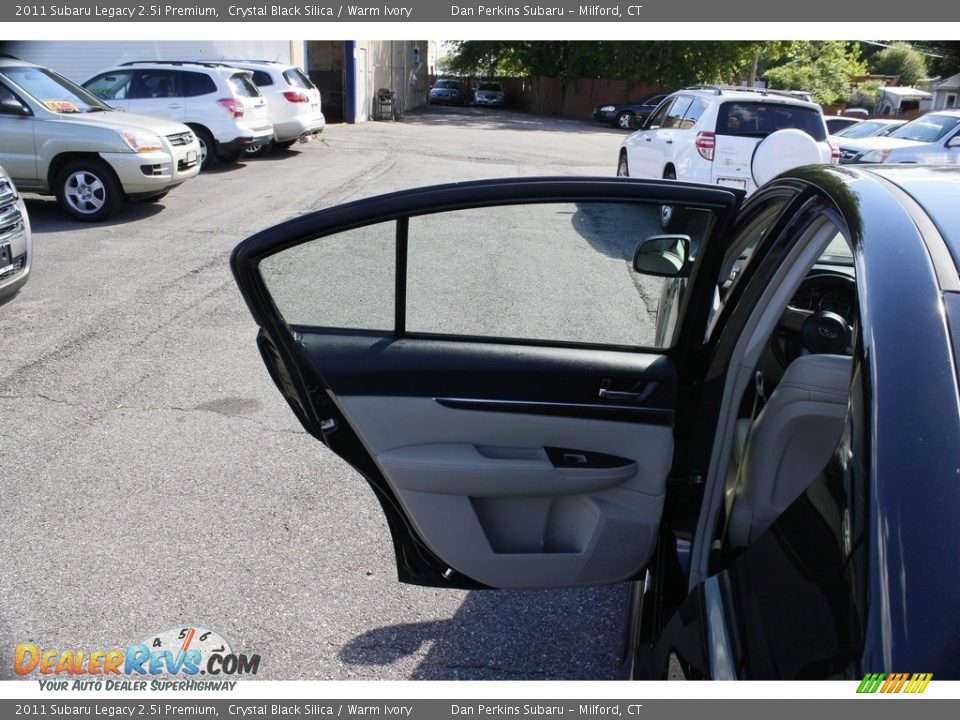 2011 Subaru Legacy 2.5i Premium Crystal Black Silica / Warm Ivory Photo #17
