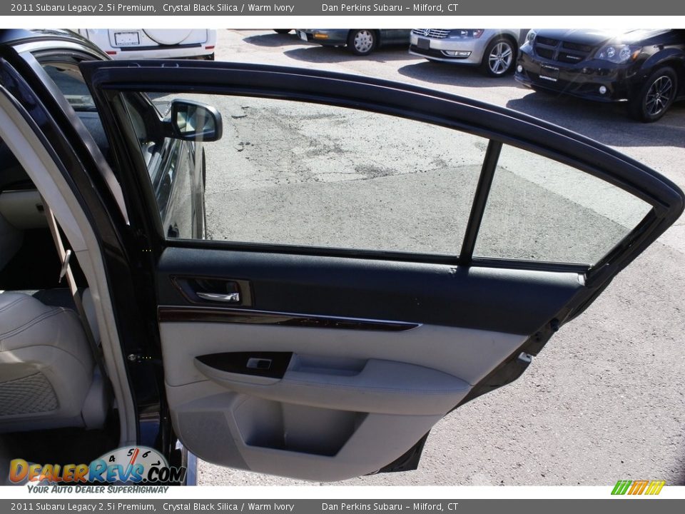 2011 Subaru Legacy 2.5i Premium Crystal Black Silica / Warm Ivory Photo #18