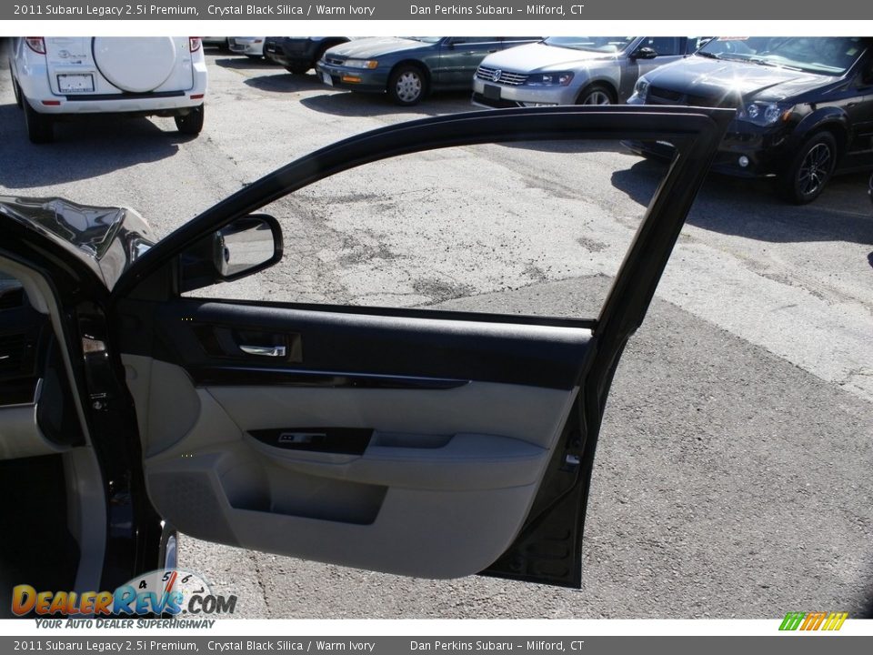 2011 Subaru Legacy 2.5i Premium Crystal Black Silica / Warm Ivory Photo #19