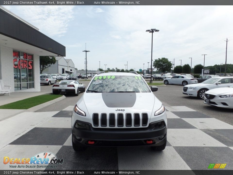 2017 Jeep Cherokee Trailhawk 4x4 Bright White / Black Photo #2