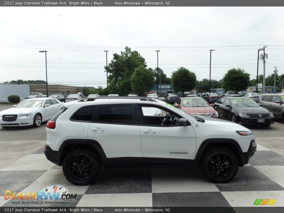2017 Jeep Cherokee Trailhawk 4x4 Bright White / Black Photo #3