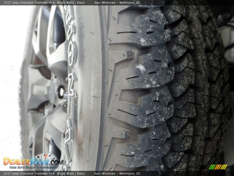 2017 Jeep Cherokee Trailhawk 4x4 Bright White / Black Photo #8