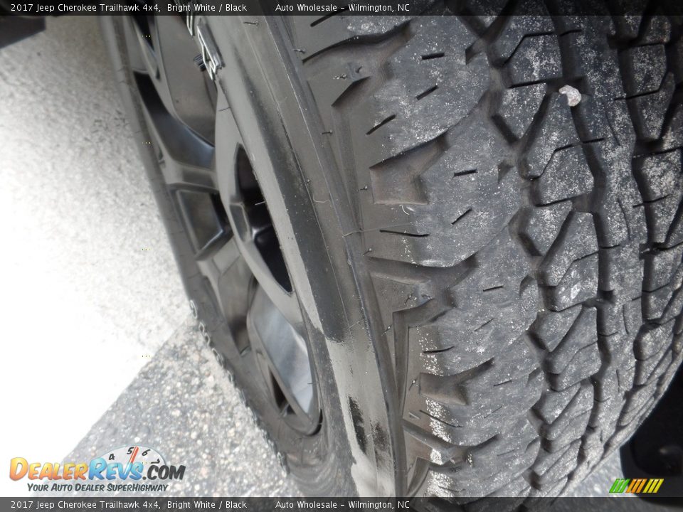 2017 Jeep Cherokee Trailhawk 4x4 Bright White / Black Photo #9