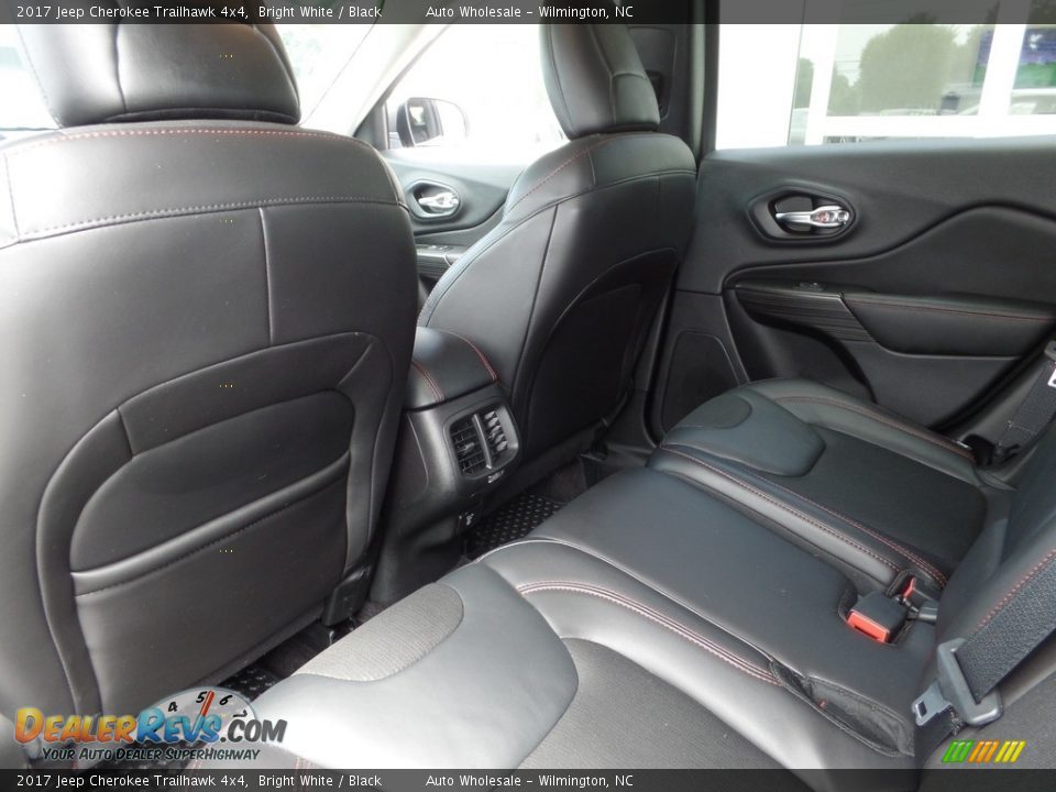 2017 Jeep Cherokee Trailhawk 4x4 Bright White / Black Photo #12