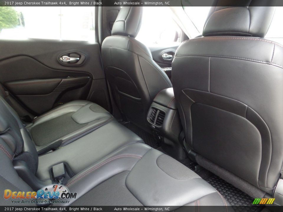 2017 Jeep Cherokee Trailhawk 4x4 Bright White / Black Photo #14