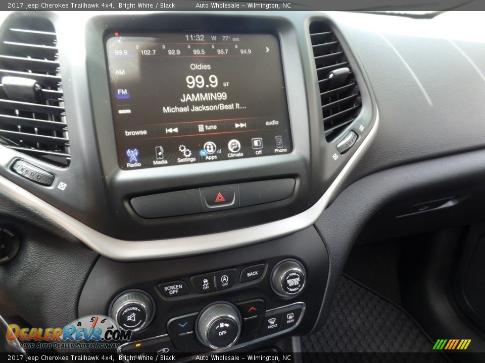 2017 Jeep Cherokee Trailhawk 4x4 Bright White / Black Photo #17