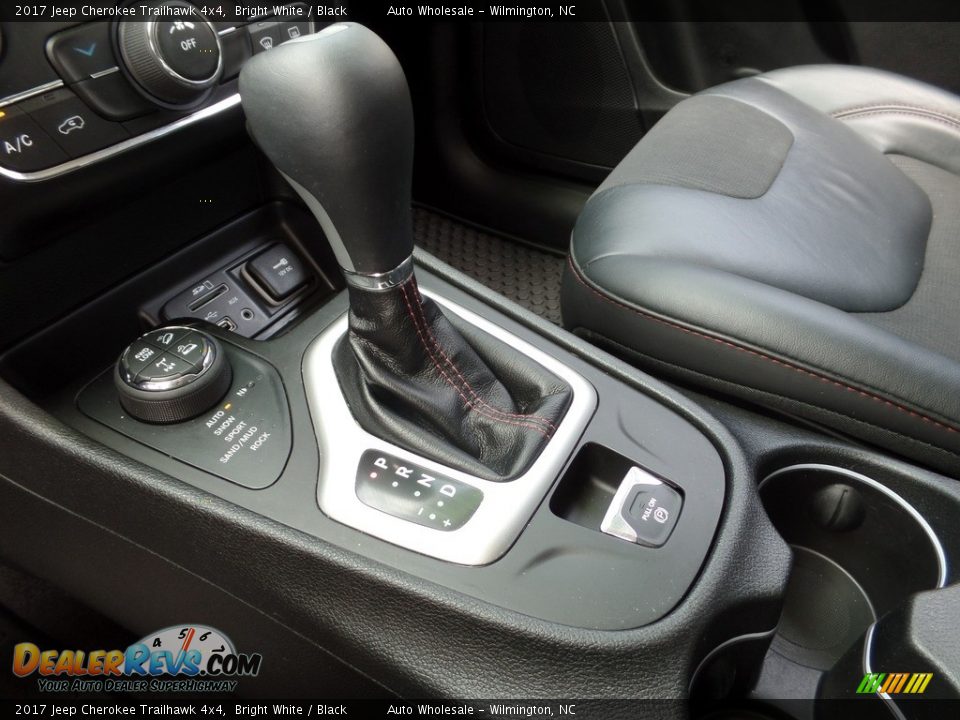 2017 Jeep Cherokee Trailhawk 4x4 Bright White / Black Photo #19